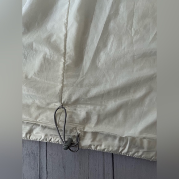 Women’s Patagonia birch white nano puff packable puffer vest. Size XL - Picture 11 of 15